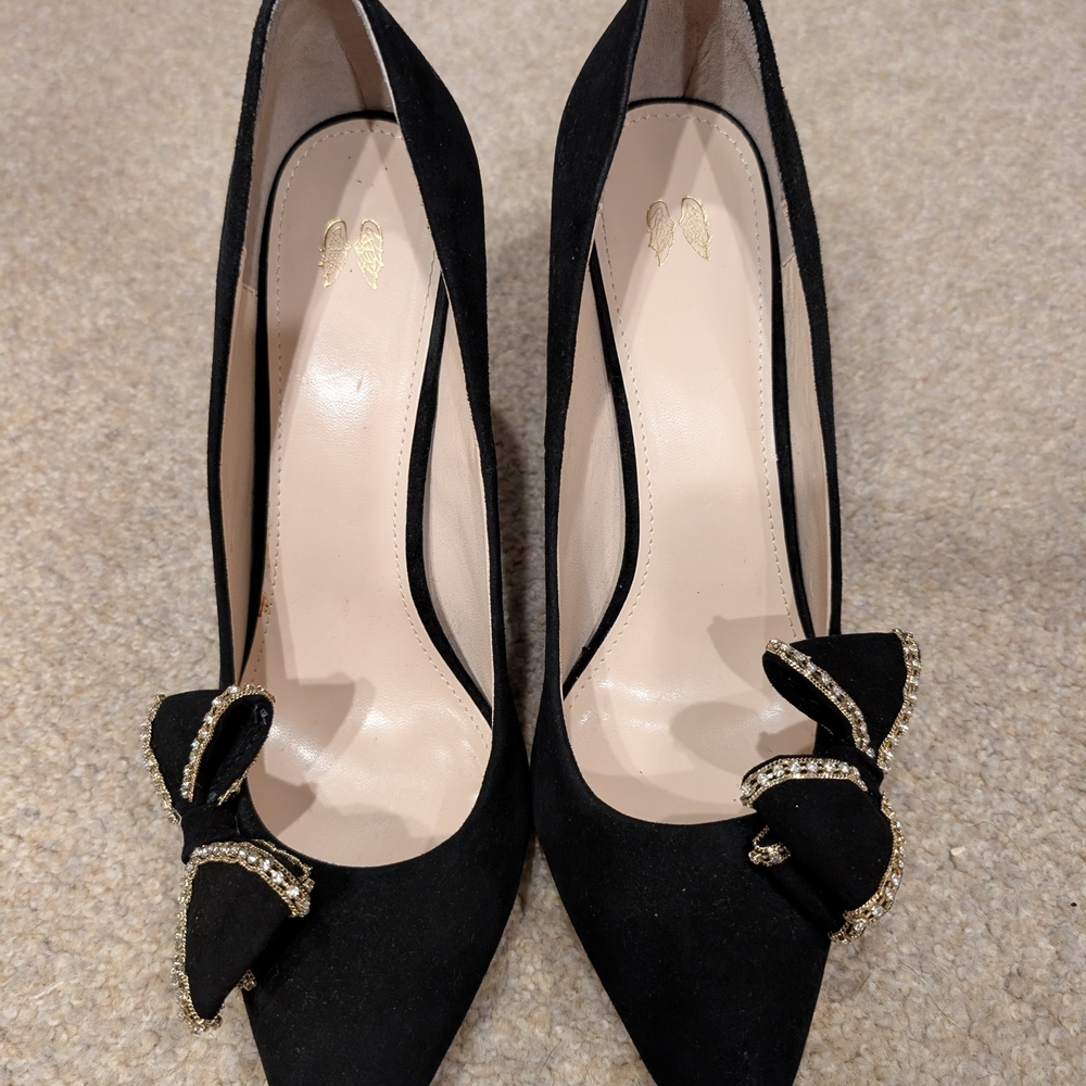 Victoria's Secret Elegant Black Heels with Gold Bow Accent